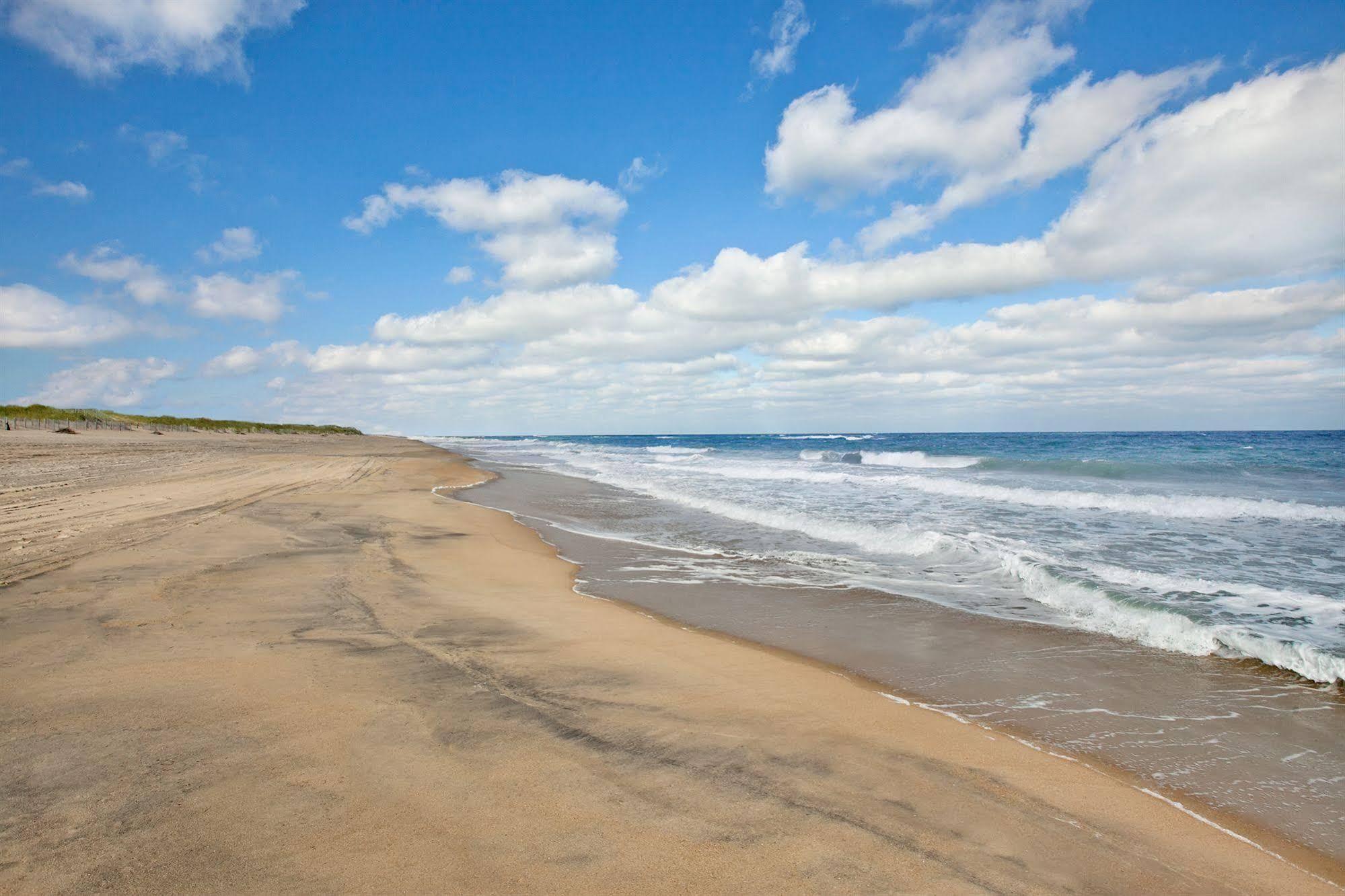Days Inn By Wyndham Kill Devil Hills Oceanfront - Wilbur Esterno foto