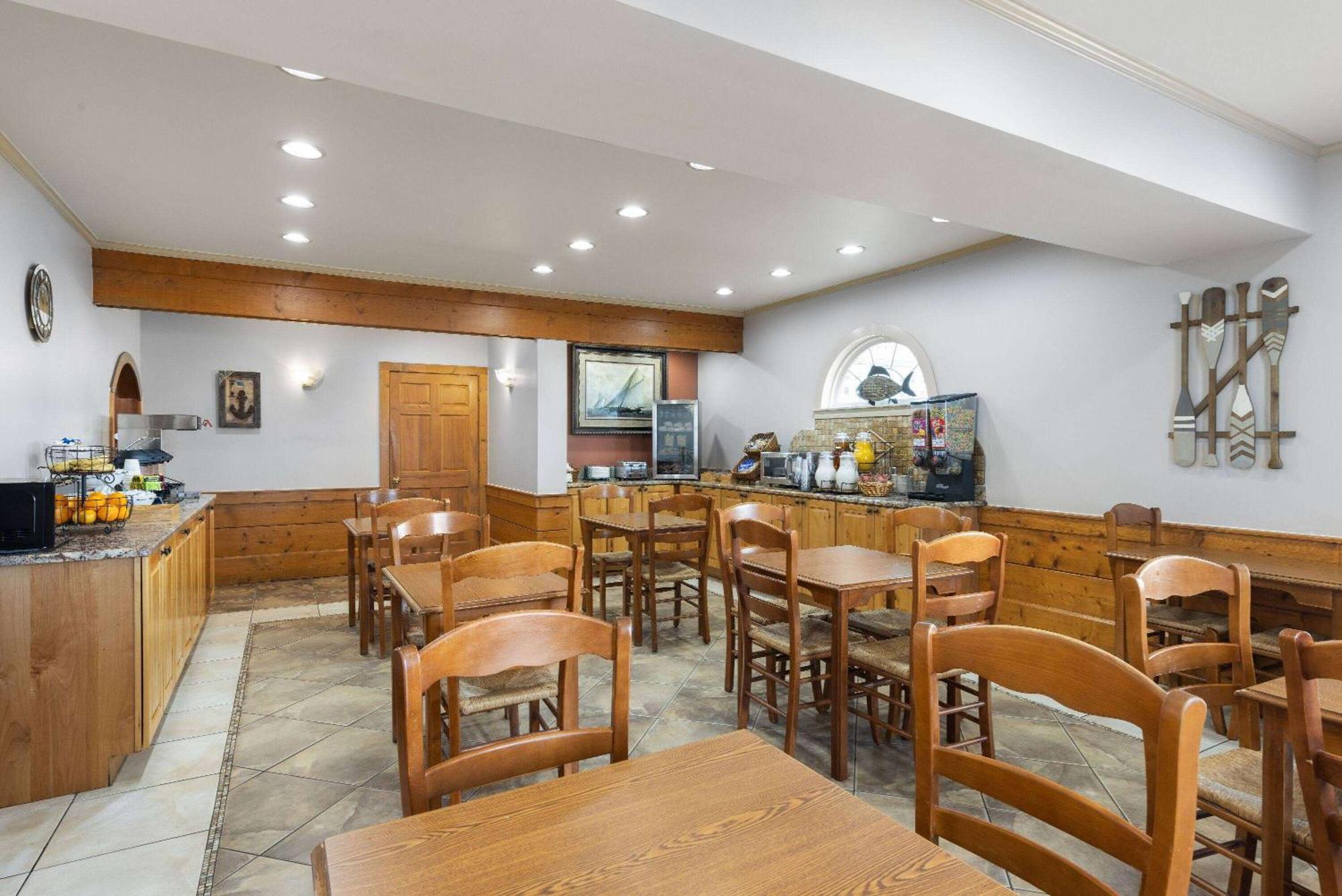 Days Inn By Wyndham Kill Devil Hills Oceanfront - Wilbur Esterno foto