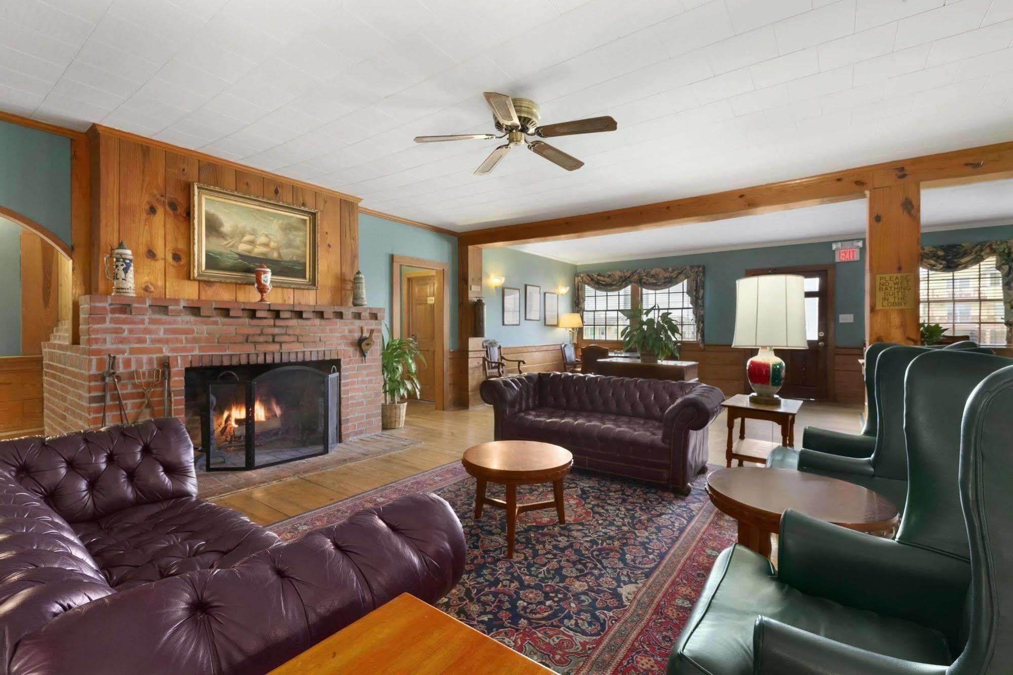 Days Inn By Wyndham Kill Devil Hills Oceanfront - Wilbur Esterno foto